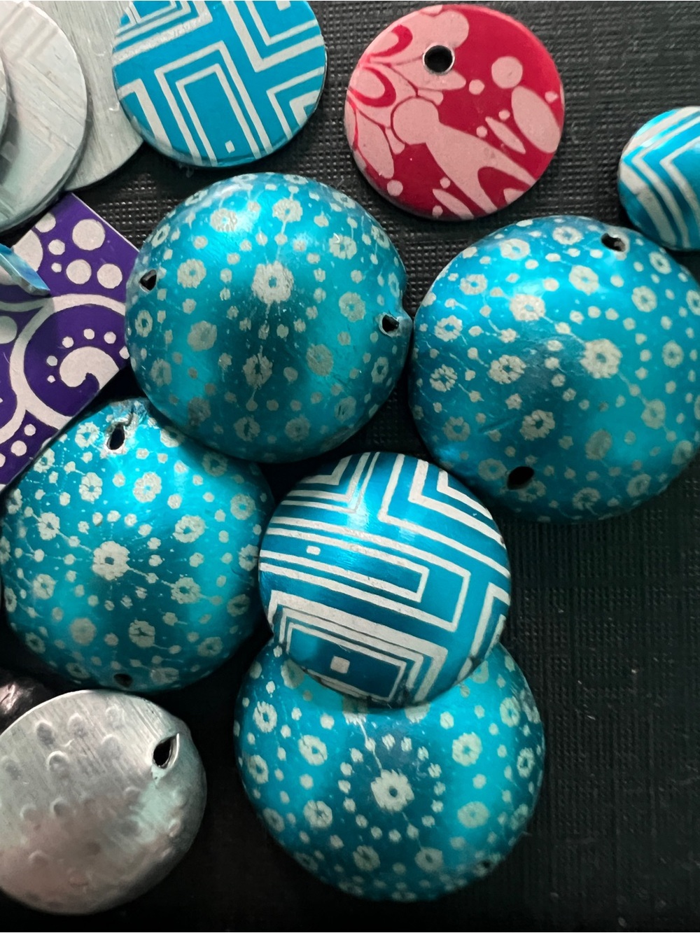 Jewelry Making Colored Anodized Aluminum in Reusable Tin